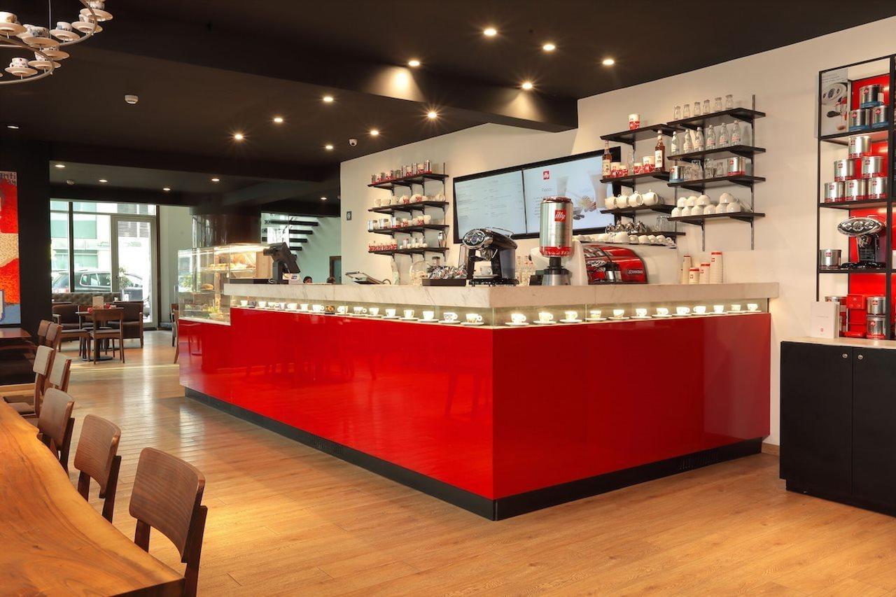 Le Palace D'Anfa Казабланка Екстериор снимка The interior of a typical Starbucks